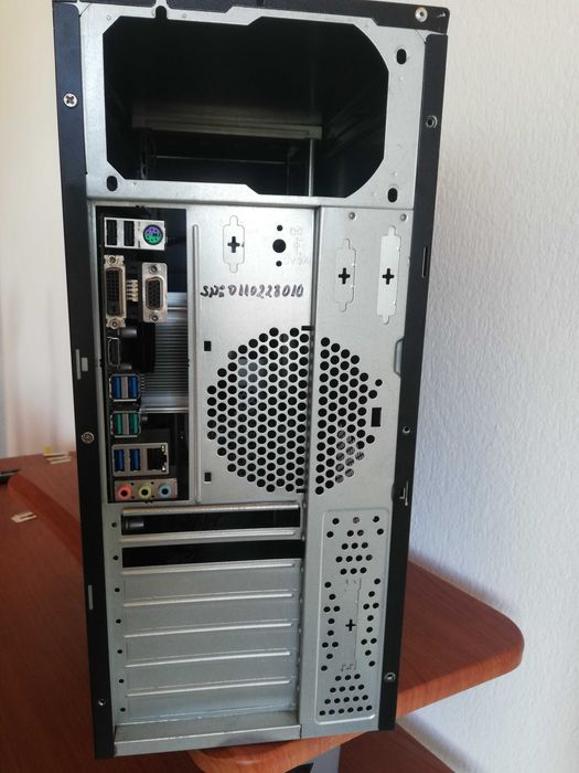 Компютър Asus Prime B350-plus с AMD Ryzen 5 1600 Sapphire Nitro+ 8GB