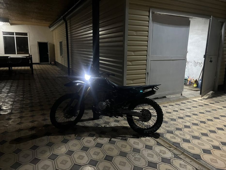 Эндуро 250,06 автозавод шлем подарок