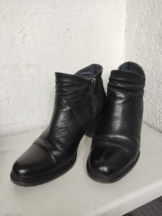 Продавам дамски боти