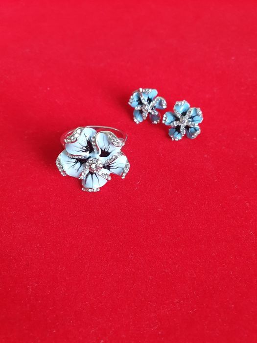 Серьги и браслеты с жемчугом