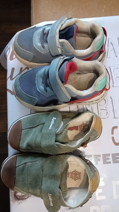 Продам детскую обувь