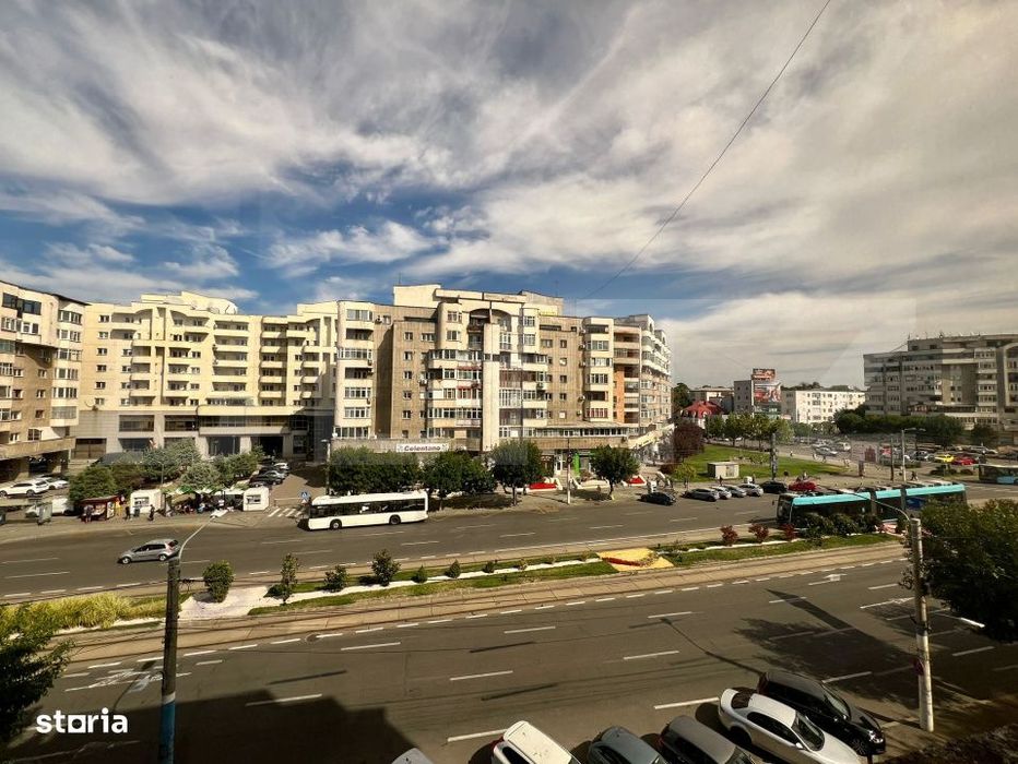 Apartament modern cu 3 camere, 85 mp, centrala si AC, zona CENTRALA