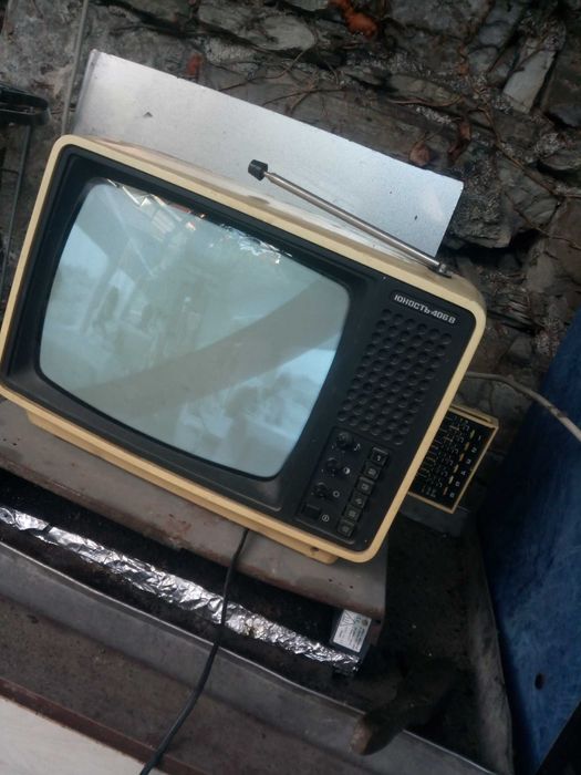 Телевизор юнус 406 б