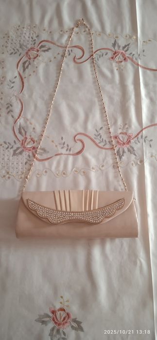 Sumkalar sotiladi. Holati zoʻr. 30 mingdan berib yuboraman.