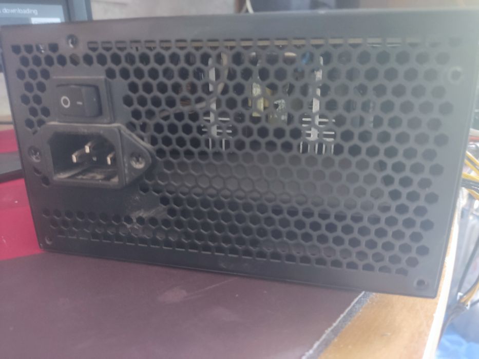 Продаю блок питания cougar 400w