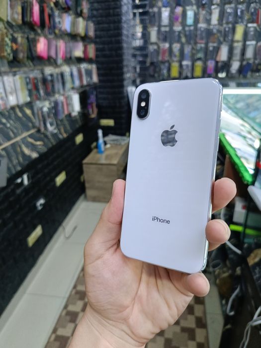 Iphone X  88%/64