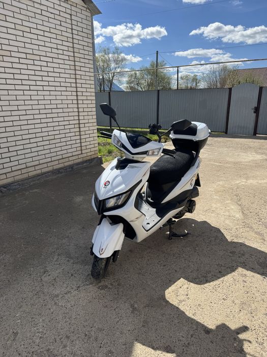 Продам мопед,скутер м8 x-7
