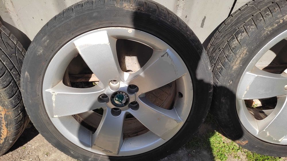 Продавам оригинални джанти Skoda 16", 5 х 100, 4 бр. + патерица