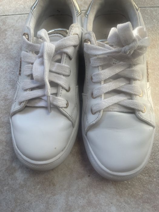 Бели маратонки  Guess