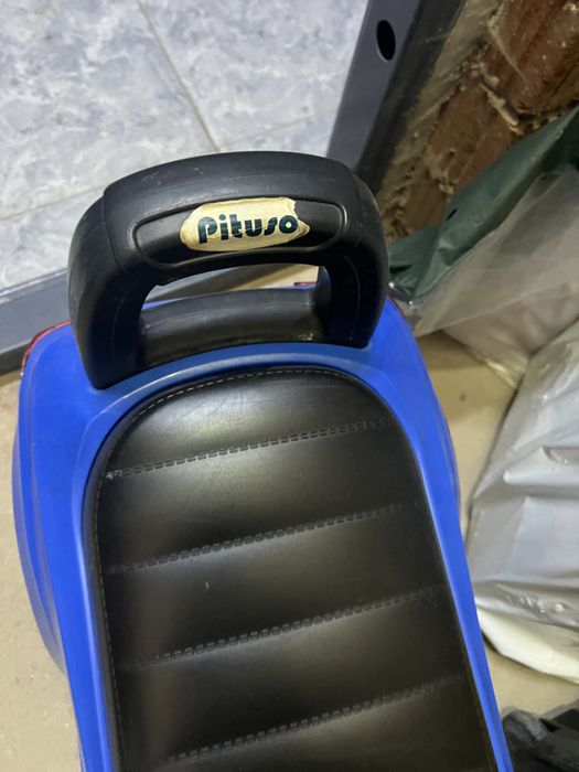 Продам машинку Pituso