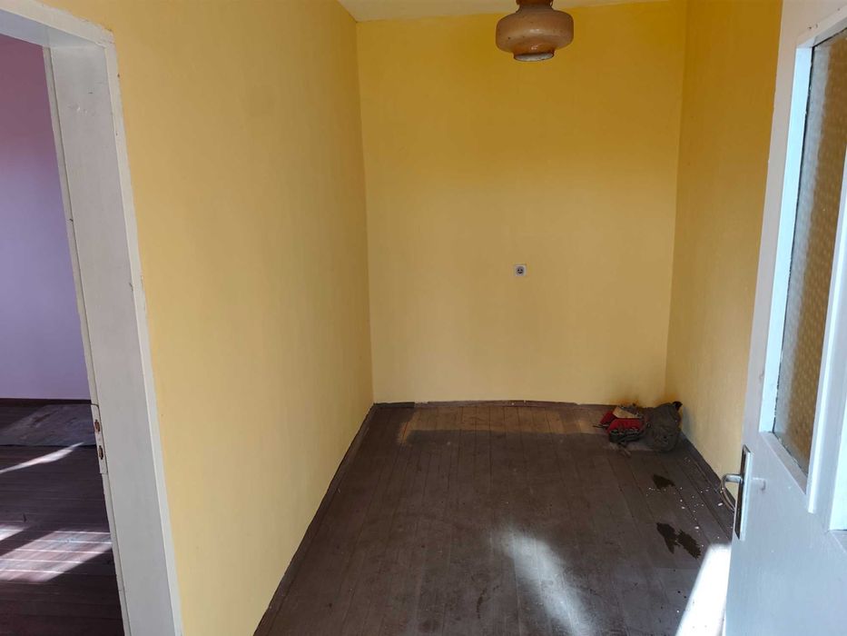 Продава се Къща в с. Блатец, Област Сливен - 372 кв.м за 175 €/кв.м - Снимка #8