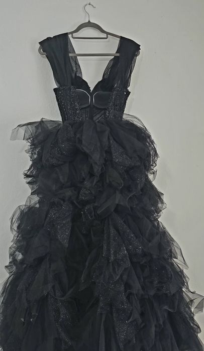 Бална рокля , Дантела