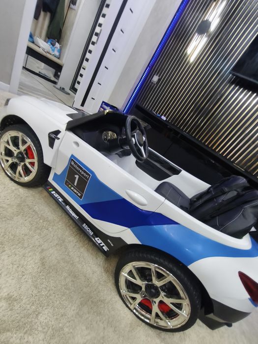 Bolalar elektromobili BMW M-Sport (Pultli)