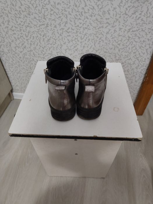 Продам кожаные ботинки, 36 размера