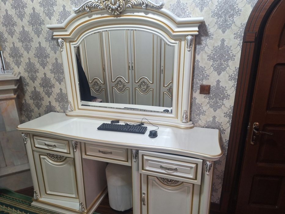 Spalniy mebel  xolati yaxshi