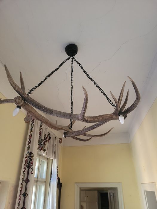 Candelabru din coarne de cerb