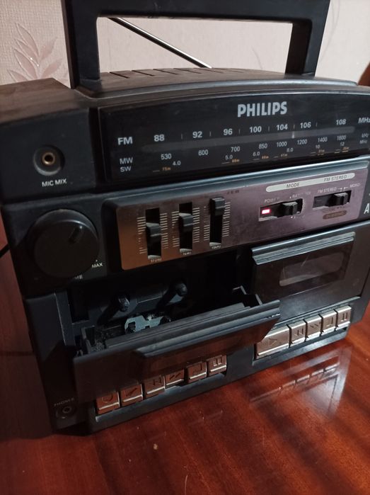 Phillips - AW7529 мини музыкальный центр