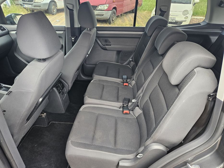 Vw Touran 2011 ~2.0d 140 Cp /7 Locuri/klima/Senzori 360°/Park Assist/