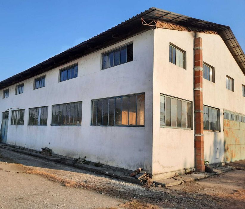 Închiriez hală de producție