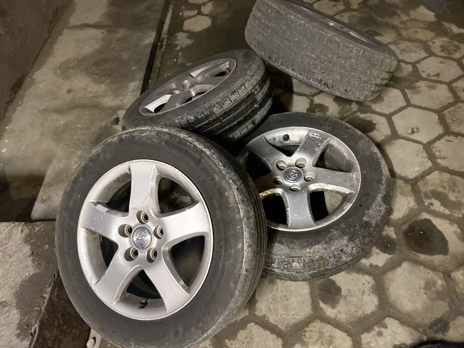 Диски с покрышками на камри 30/35————————-