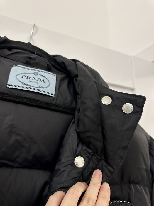 Пухавик черный prada