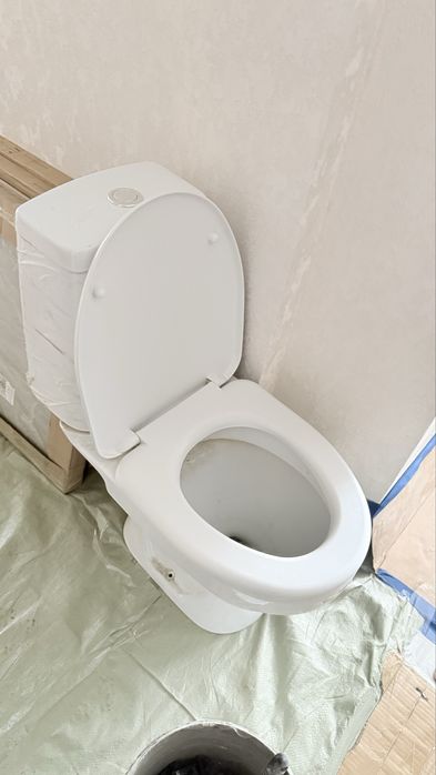 Унитаз 5000тг. самовывоз.