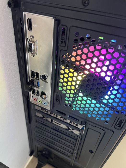 PC GAMING I5 12400 16GB RAM 32MHZ 500GB m2 VIDEO: RX6600