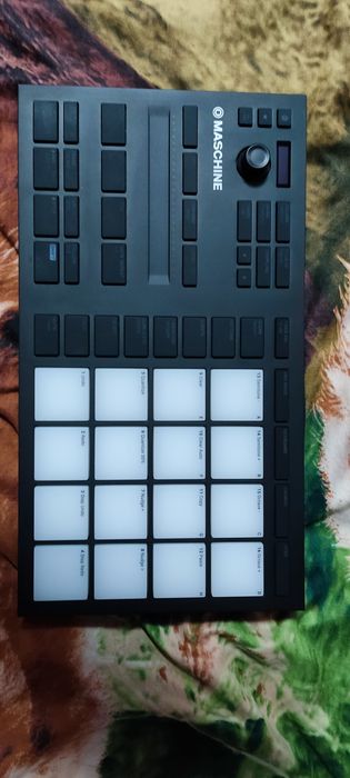 Продам контроллер native Instruments Maschine Mikro mk 3.