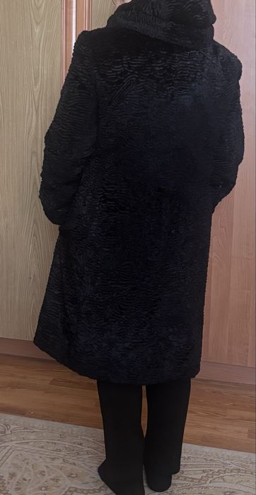 Шуба каракулевая