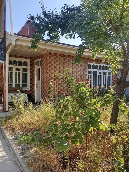 Продам дом в Саехате 8 соток земли