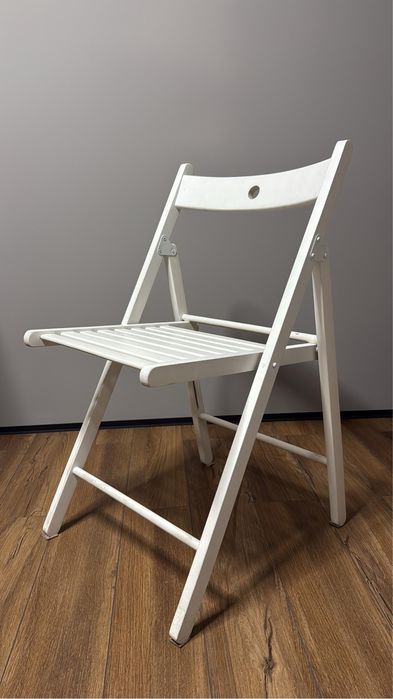 Продам столик в б/у