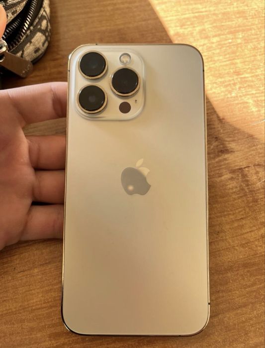 Продам Iphone 13 pro