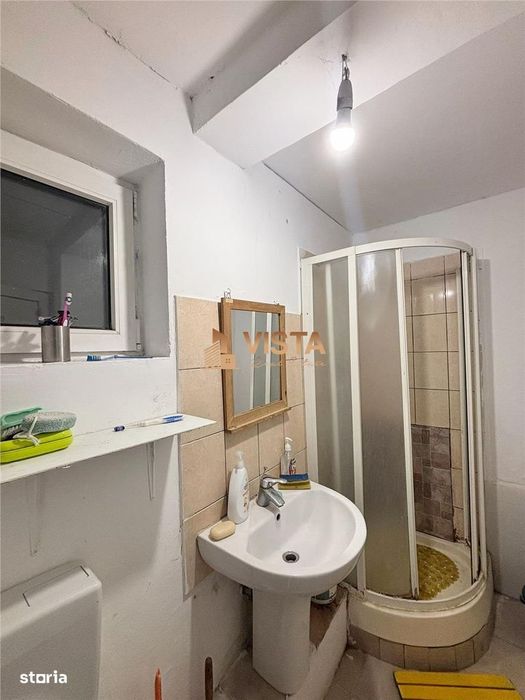 Casa de renovat,  7 camere, 3 bai, 300mp teren, zona Centrala, Matei B