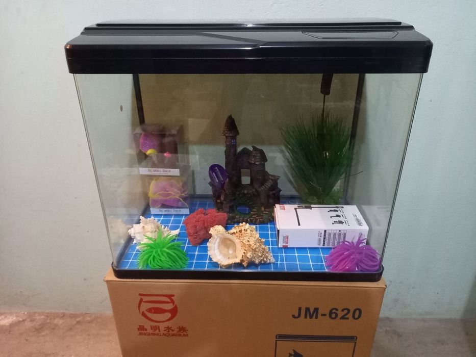 Аквариум заводской 100 литров