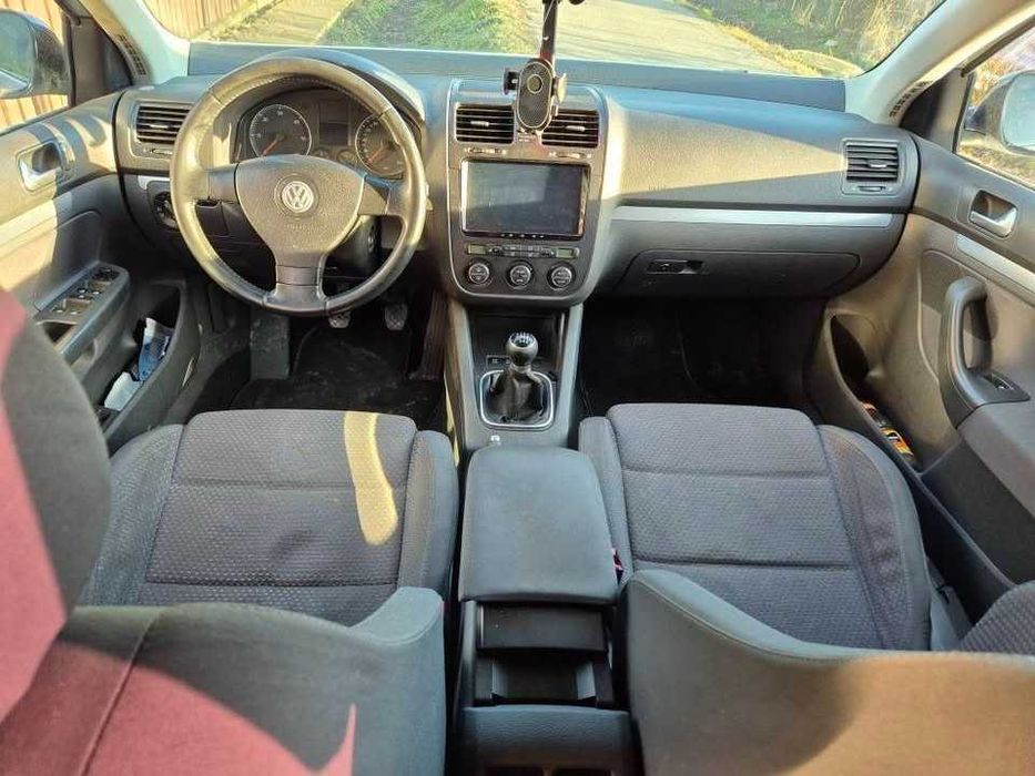 Volkswagen Jetta 2.0 TDI 170 CP
