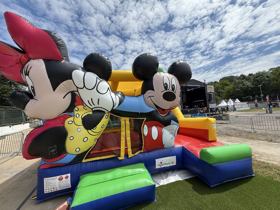 Под наем Надуваем замък Мики маус; Paw patrol и други под наем