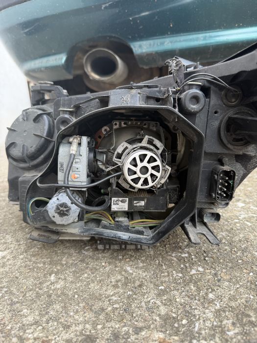 Десен завиващ фар за BMW E60/61