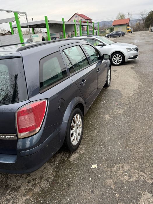 Vând opel Astra H 1.9