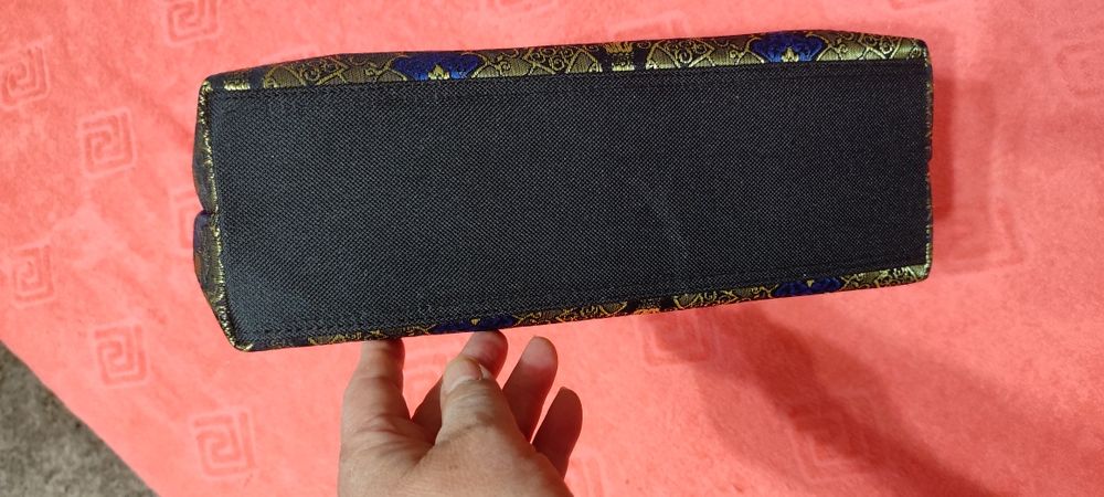 Женская сумочка из Тайланда.