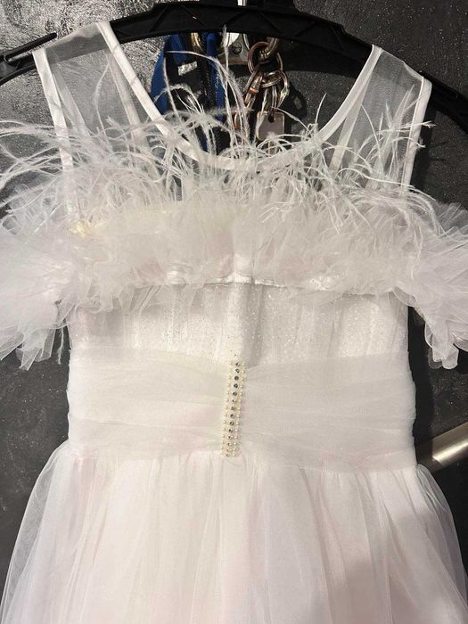 Рокли за шаферки с естествени пера