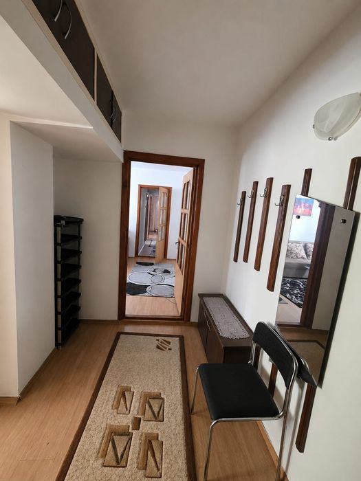 Vand apartament 3 camere,. decomandat ,foarte spatios