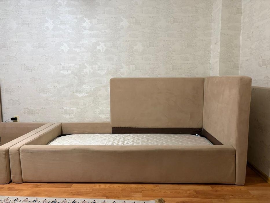 Продам 2 шт кровать мягкую с 2мя ортопедическими матрасами