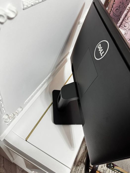 Продаются мониторы