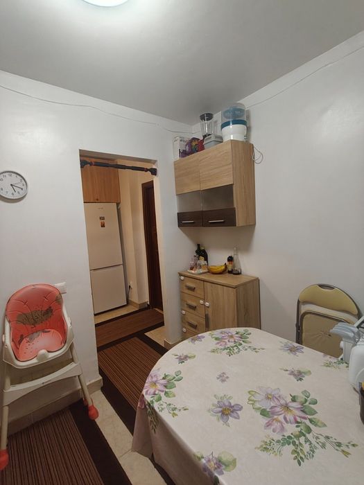 Vand / schimb apartament 2 camere cu 3 camere + diferenta