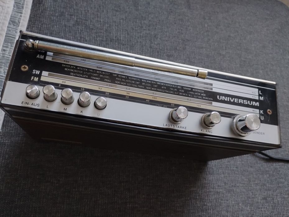 Radio Universum, FM, AM