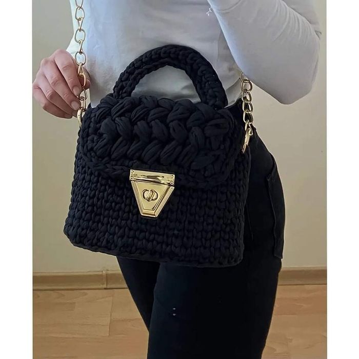 Ръчно плетени чанти.