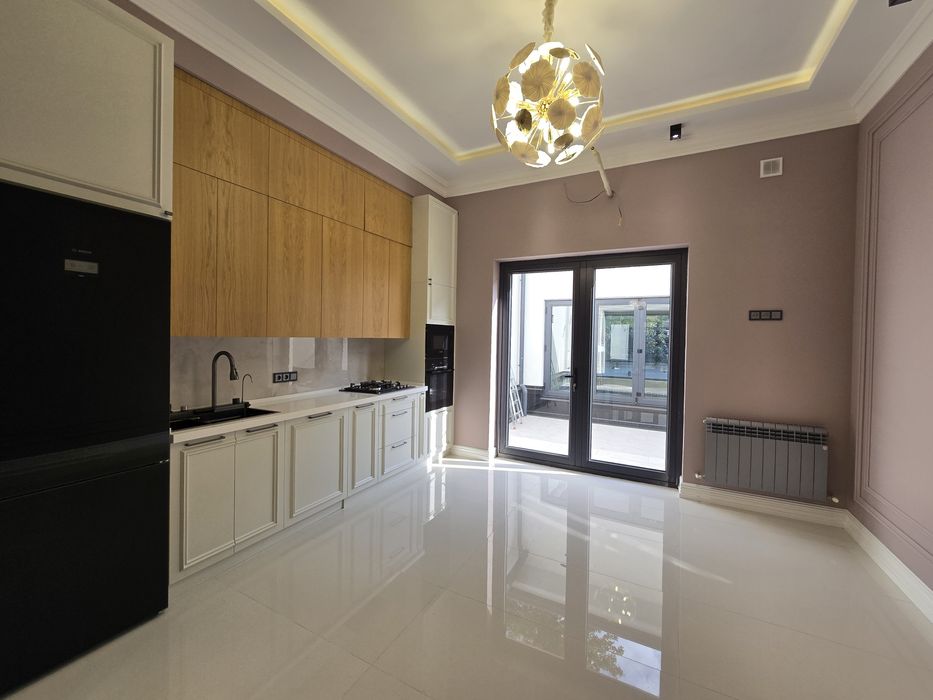 Продаётся евро дом, 5 соток, 450 кв.м, IT park