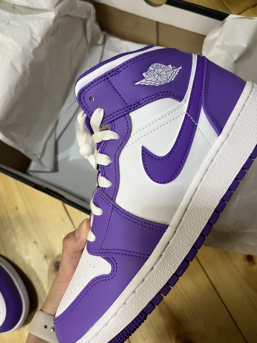 Jordan 1 Mid Purple