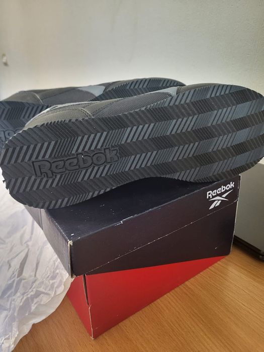 Кроссовки  Reebok 43 размер