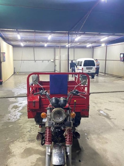Mo'ravay Lifan moto